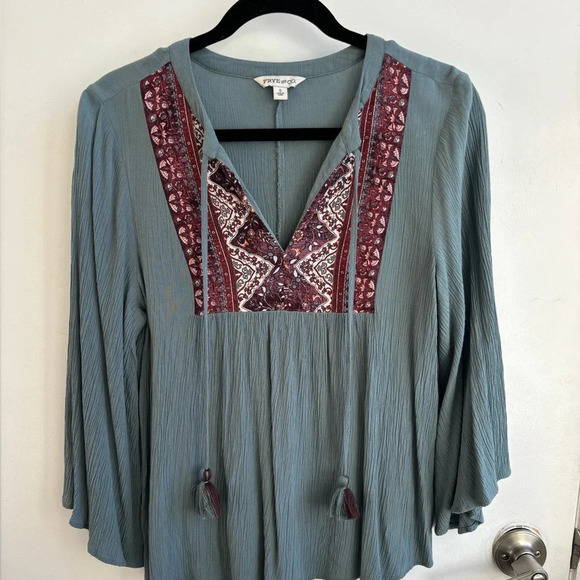 Frye and Co Bell Sleeve Flowy Blouse - Picture 2 of 5